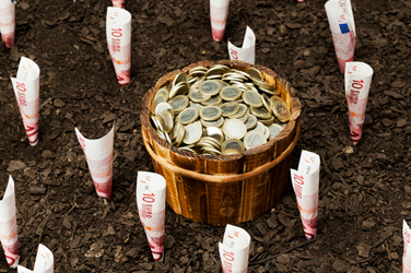 Faut-il investir en Bourse dans l’action du groupe BCP dont le bénéfice est en hausse et qui offre un bon rendement sur 12 mois ?